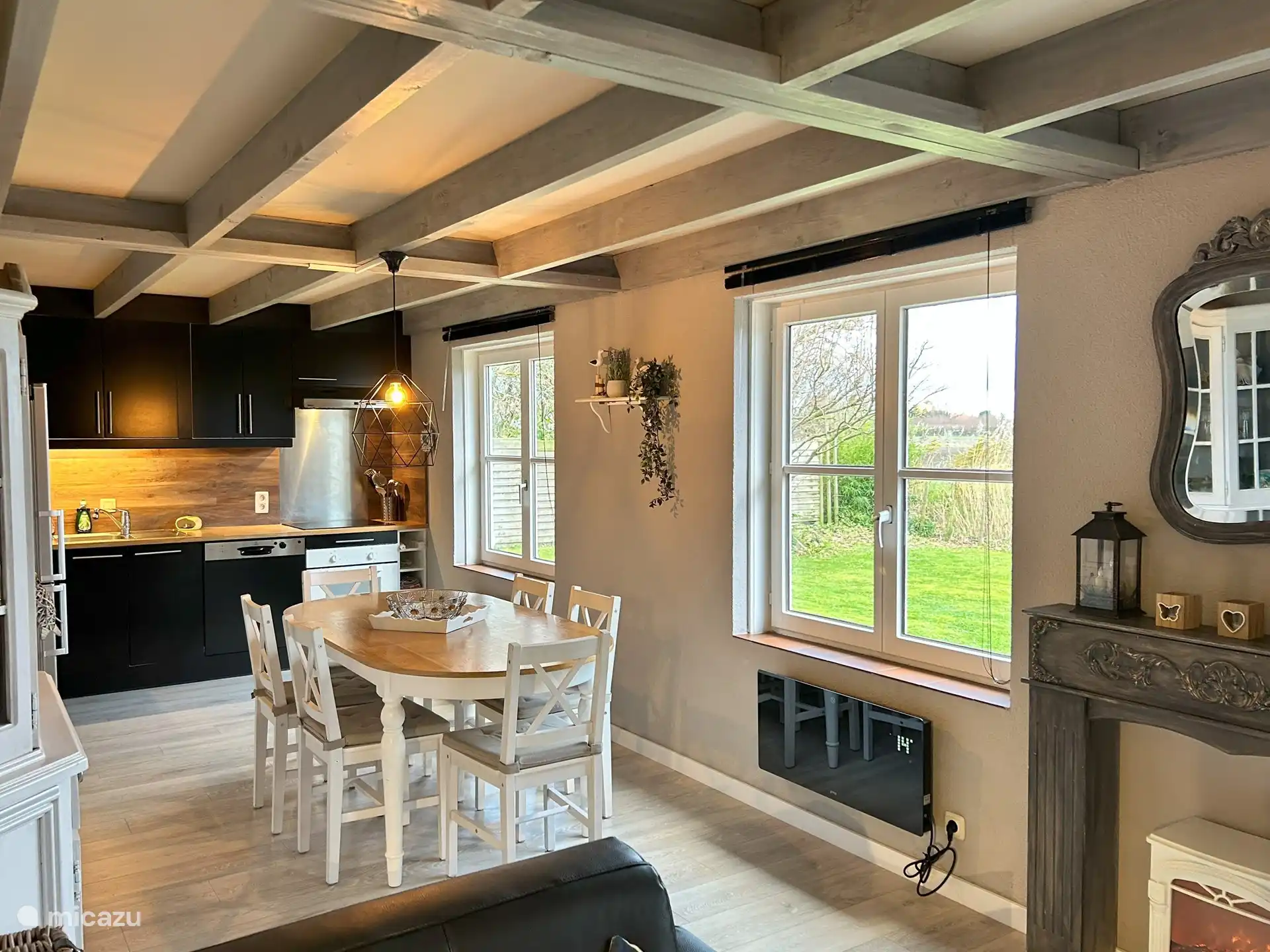 Esszimmer und Küche