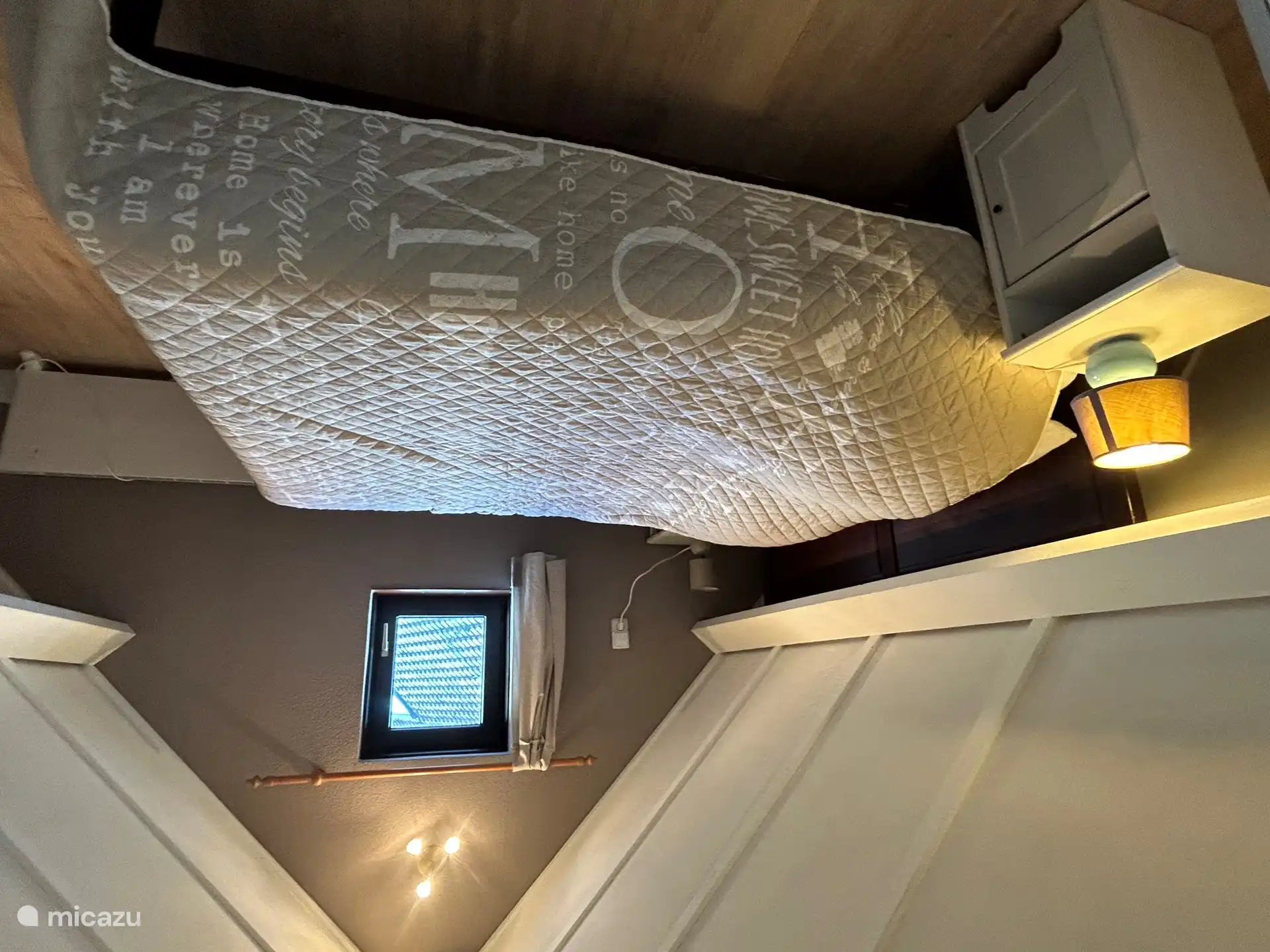 Schlafzimmer 2 mit Queensize-Bett (1,60 x 2 m)