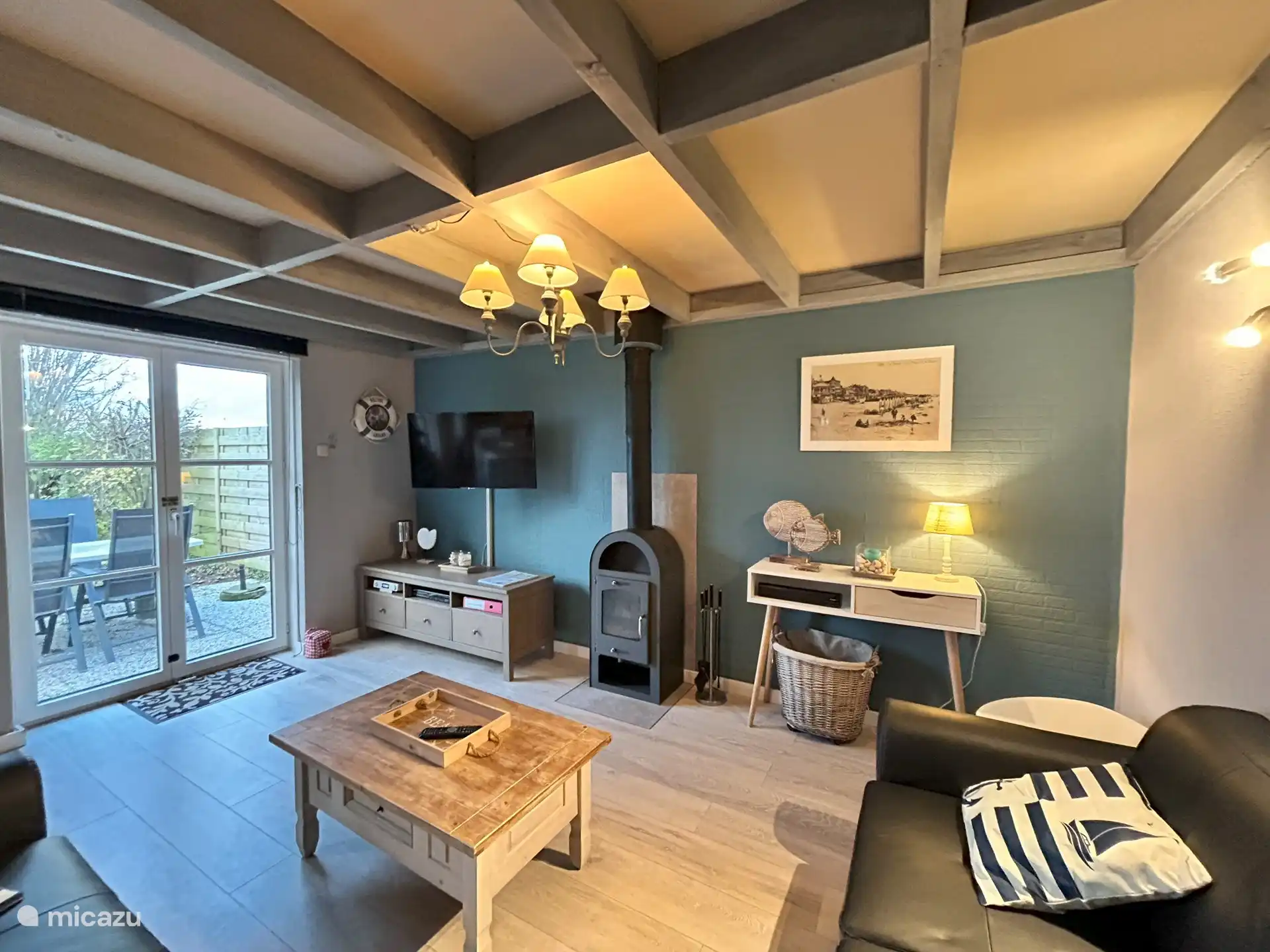 Sitzecke + Herd + Fenster nr Terrasse