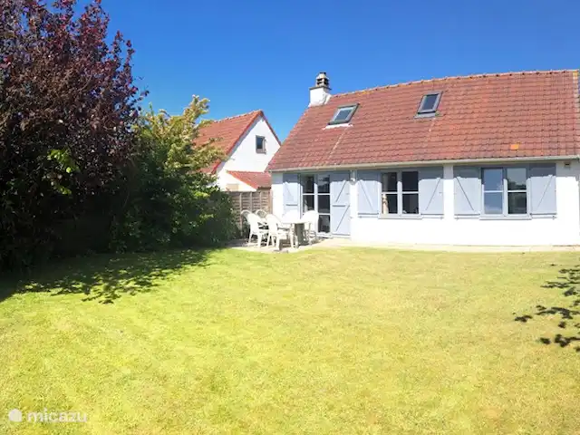 Duinendaele 213 huren in België, Belgische Kust, De Panne - vakantiehuis Achterkant huis met zicht op velden