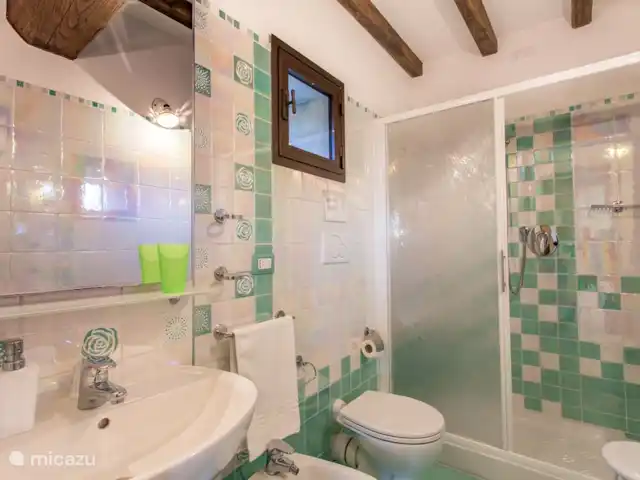 Cottage Noce - Monti 1824 ® huren in Italië, Toscane, Casole d`Elsa - vakantiehuis badkamer - Monti 1824