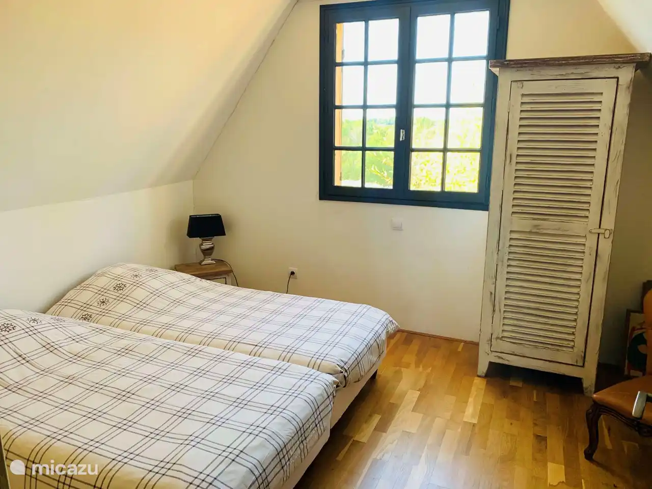 Chambre 2 à l'étage