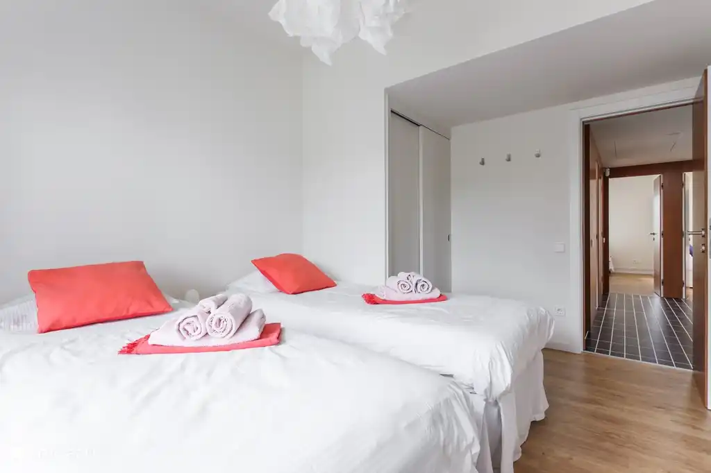 Chambre 1 : deux lits simples (90 x 200cm)