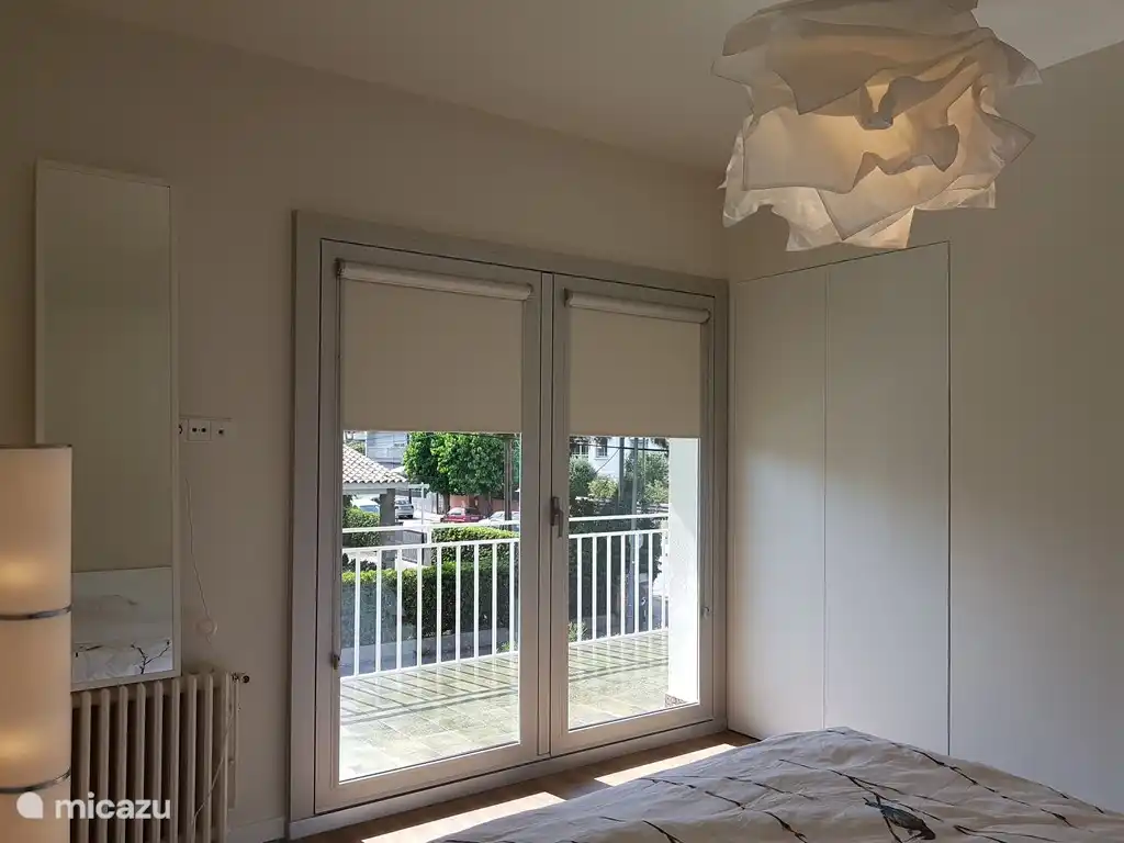 chambre 4 - toutes les chambres ont des volets roulants et la climatisation