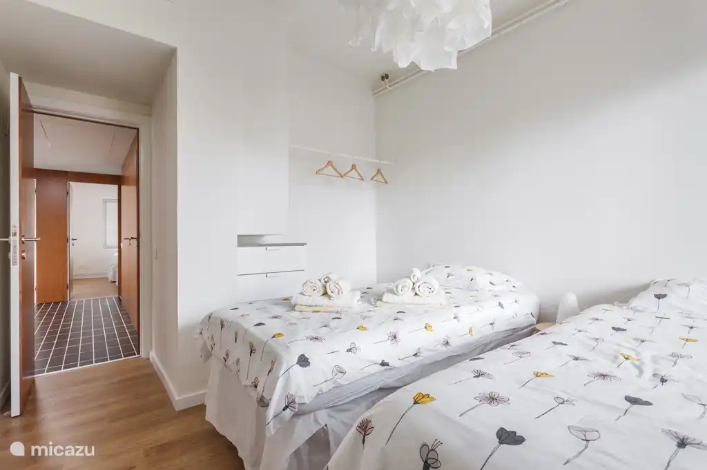 Chambre 5 - deux lits simples (90 x 200 cm)