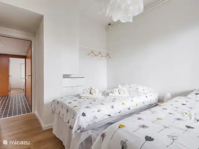 Villa by the sea, near Barcelona in Spain, Barcelona, Castelldefels - villa Bedroom 5 - two single beds (90 x 200 cm)