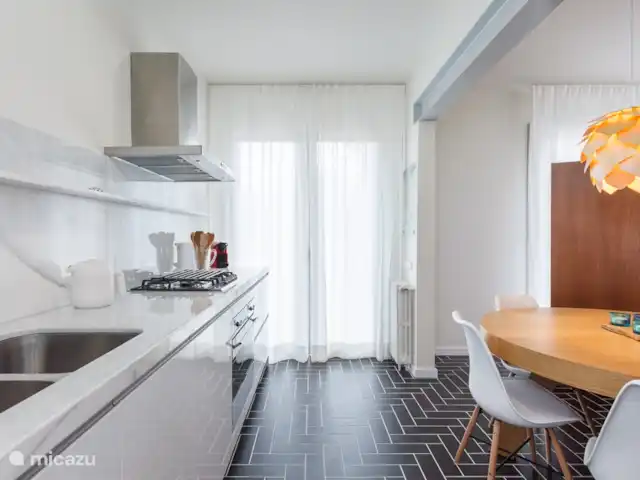 Villa by the sea, near Barcelona in Spain, Barcelona, Castelldefels - villa Kitchen with access to terrace