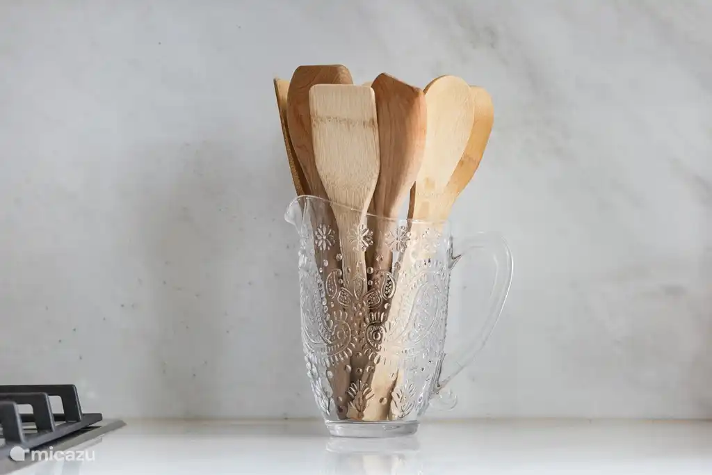 Ustensiles de cuisine fournis