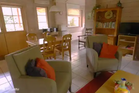 Vakantiehuis Nederland, Gelderland, Winterswijk chalet De Specht woonkamer