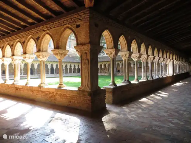 Location de Vacances France, Tarn-et-Garonne, Valeilles, maison de vacances - Tournesol Moissac. abbaye inscrite au patrimoine mondial de l'UNESCO