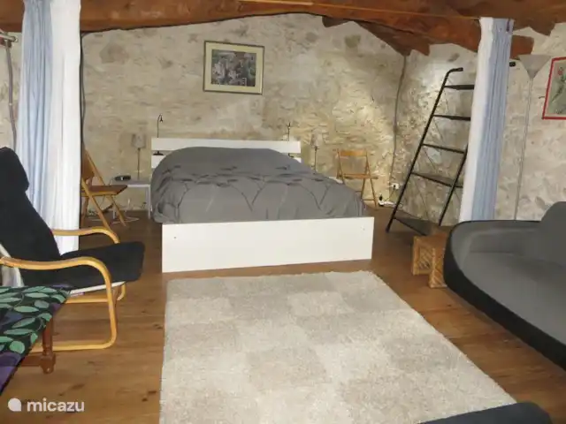 Location de Vacances France, Tarn-et-Garonne, Valeilles, maison de vacances - Tournesol coin salon-couchage