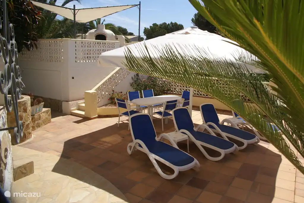 La terrasse de la piscine