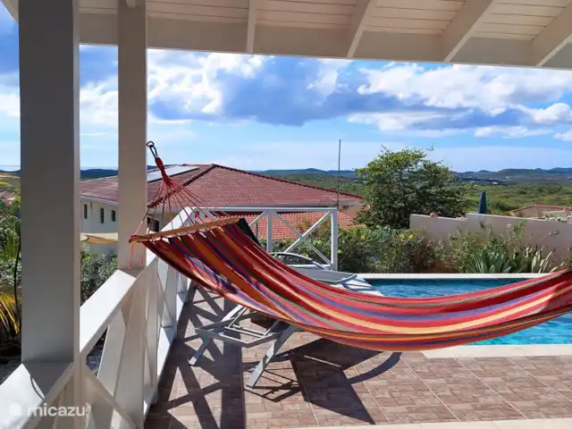 villa en Curazao, Bandabou (oeste), Fontein – Villa Coco, con piscina Terrasse mit Hängematte