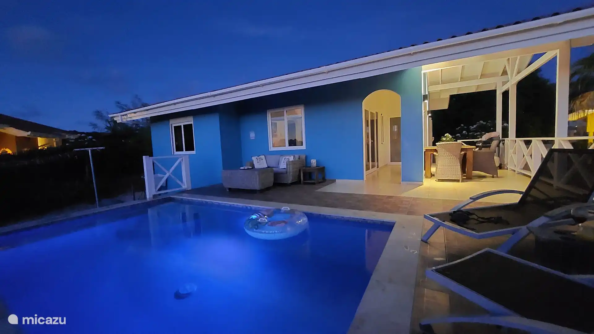 Aussenbereich in der Nacht