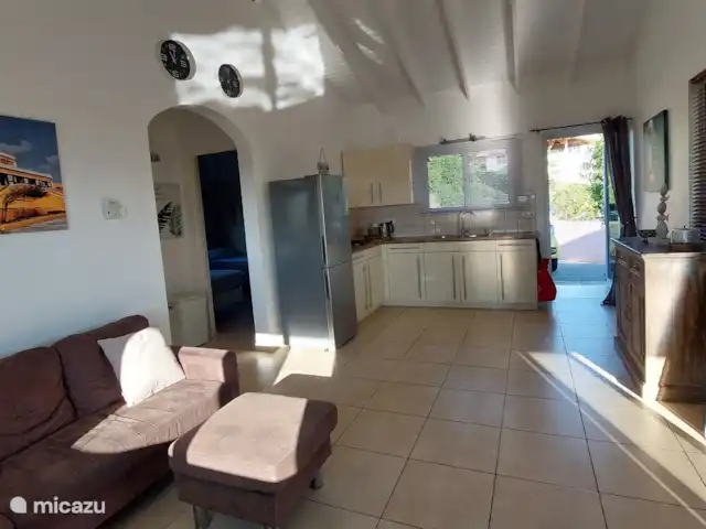 villa en Curazao, Bandabou (oeste), Fontein – Villa Coco, con piscina Wohnbereich mit integrierter Küche
