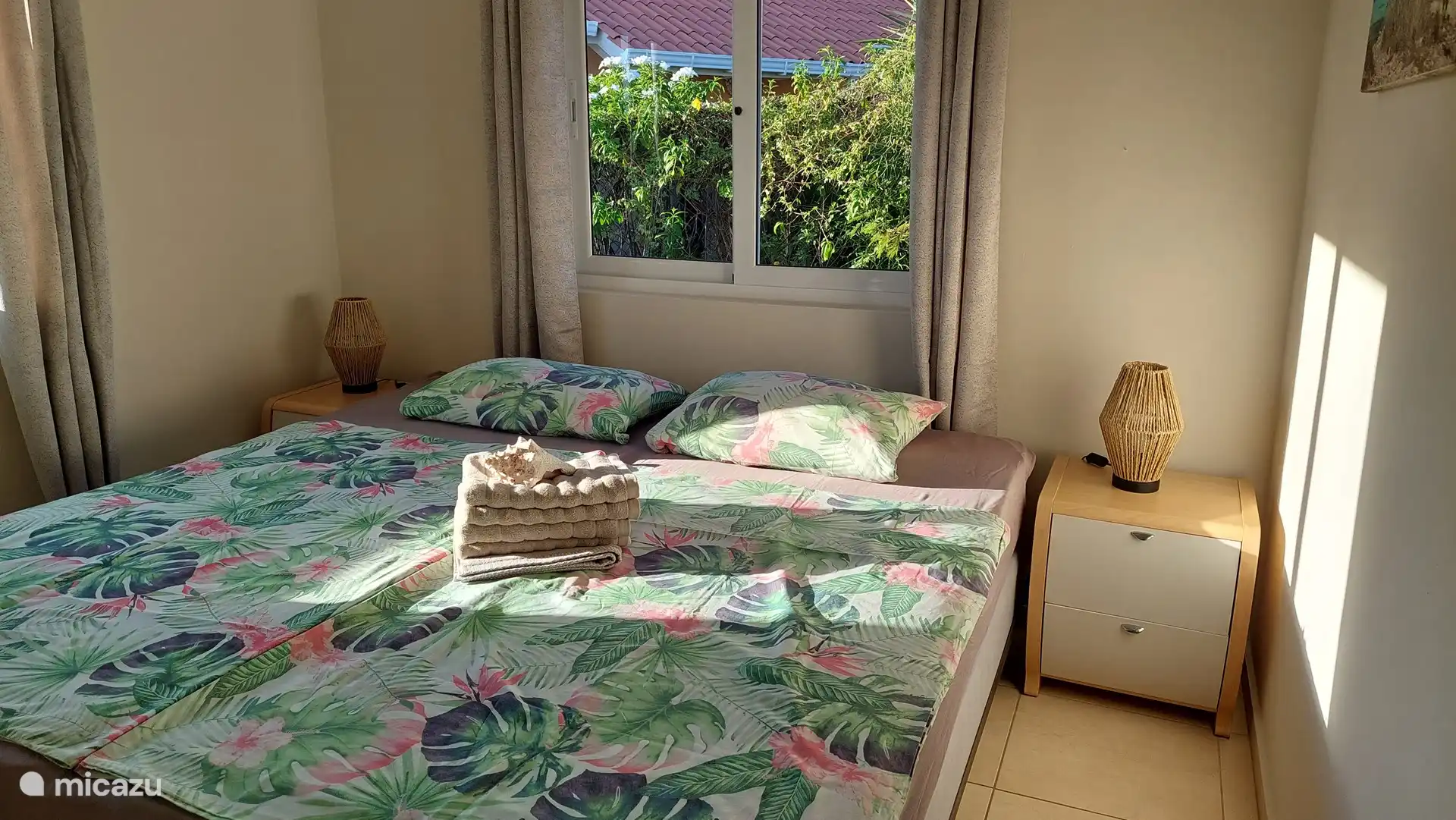 Schlafzimmer 1 mit Doppelbett