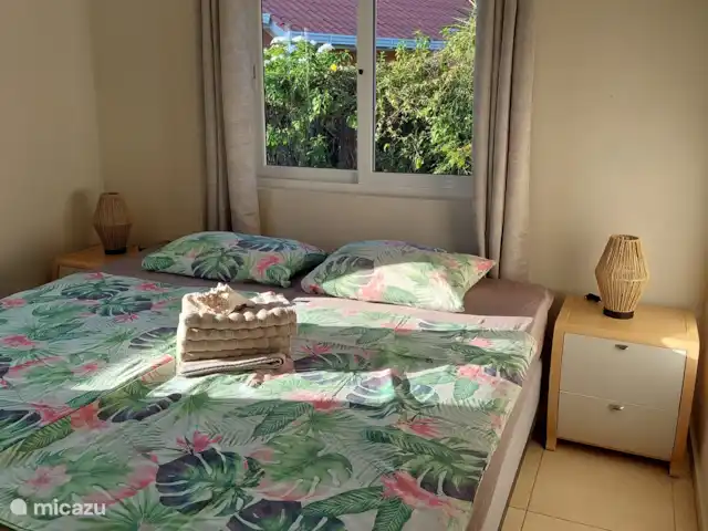 villa en Curazao, Bandabou (oeste), Fontein – Villa Coco, con piscina Schlafzimmer 1 mit Doppelbett