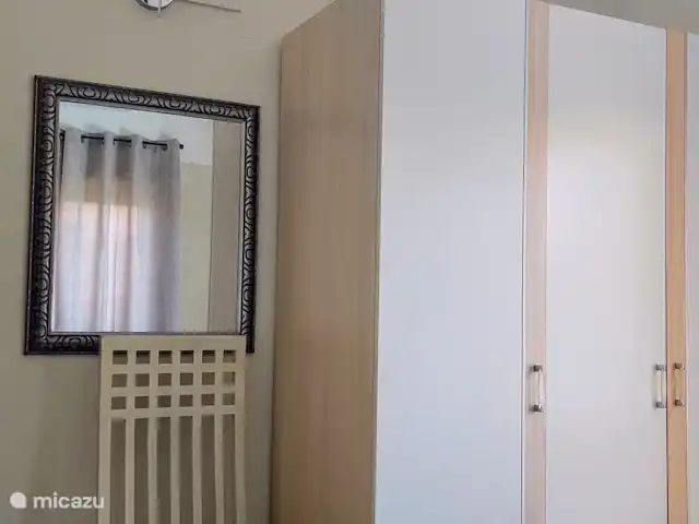 villa en Curazao, Bandabou (oeste), Fontein – Villa Coco, con piscina Schlafzimmer 1 - Kleiderschrank