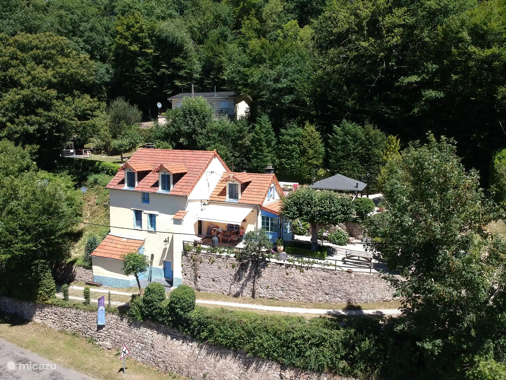 unser Haus aus der Luft