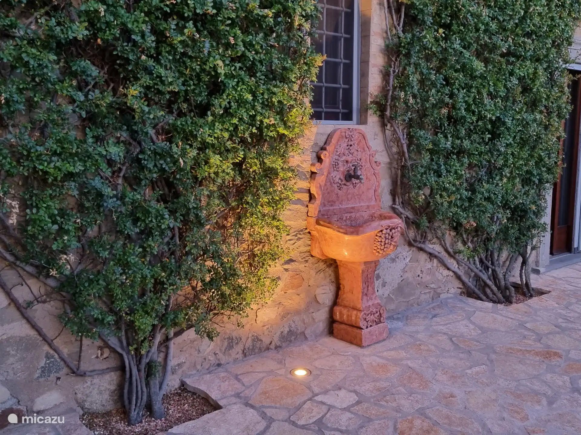 Terrace at night, detail