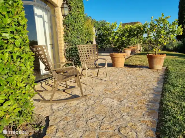 Location de Vacances Italie, Ombrie, Orvieto, villa - Tenuta del Conte Westzijde : un siège intime pour deux