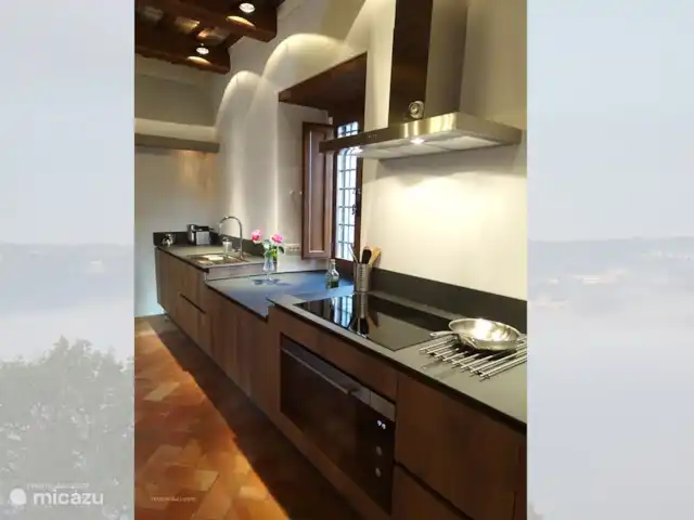 Location de Vacances Italie, Ombrie, Orvieto, villa - Tenuta del Conte Les plans de travail dans la cuisine.