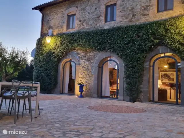 Location de Vacances Italie, Ombrie, Orvieto, villa - Tenuta del Conte Terrasse et salon d’été