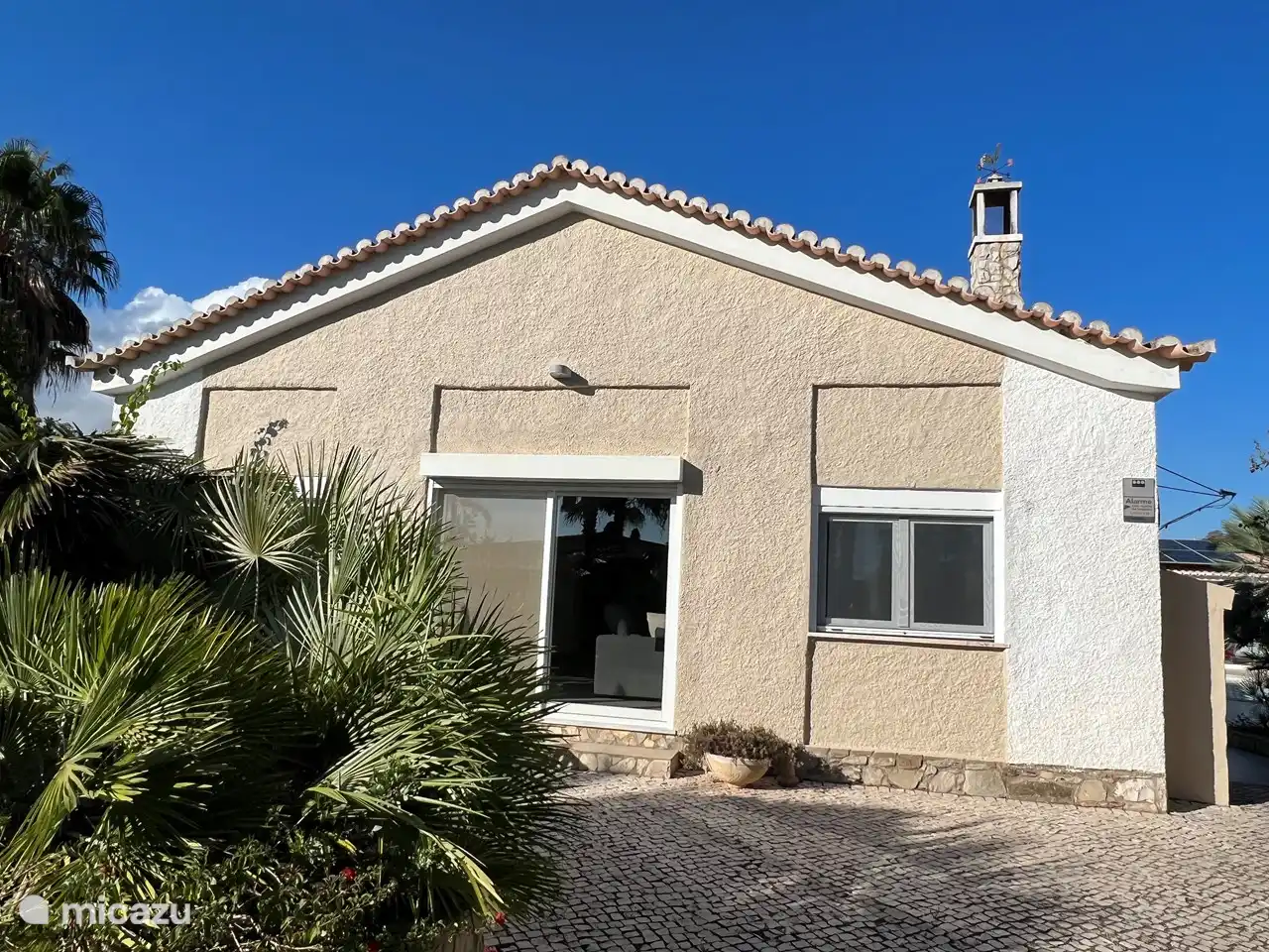 Seitliches Haus mit Schiebetüren | Vivenda da Luz