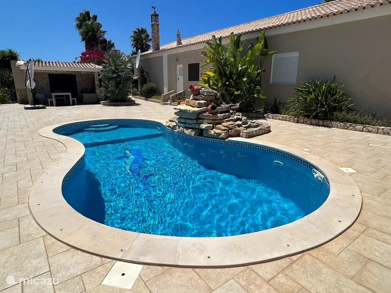 Schwimmbad mit Springbrunnen | Vivenda da Luz