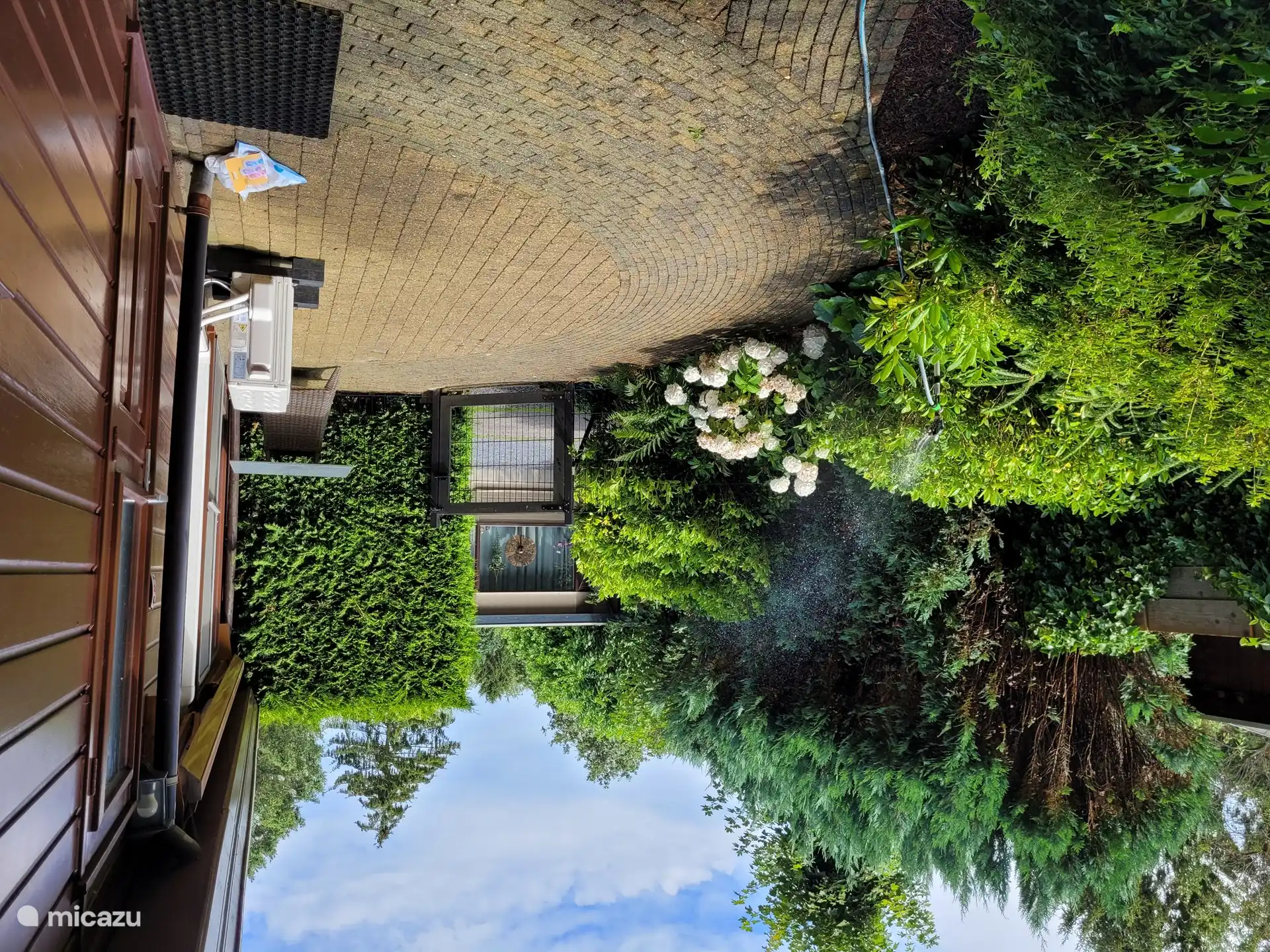 Omheinde tuin met veel privacy 