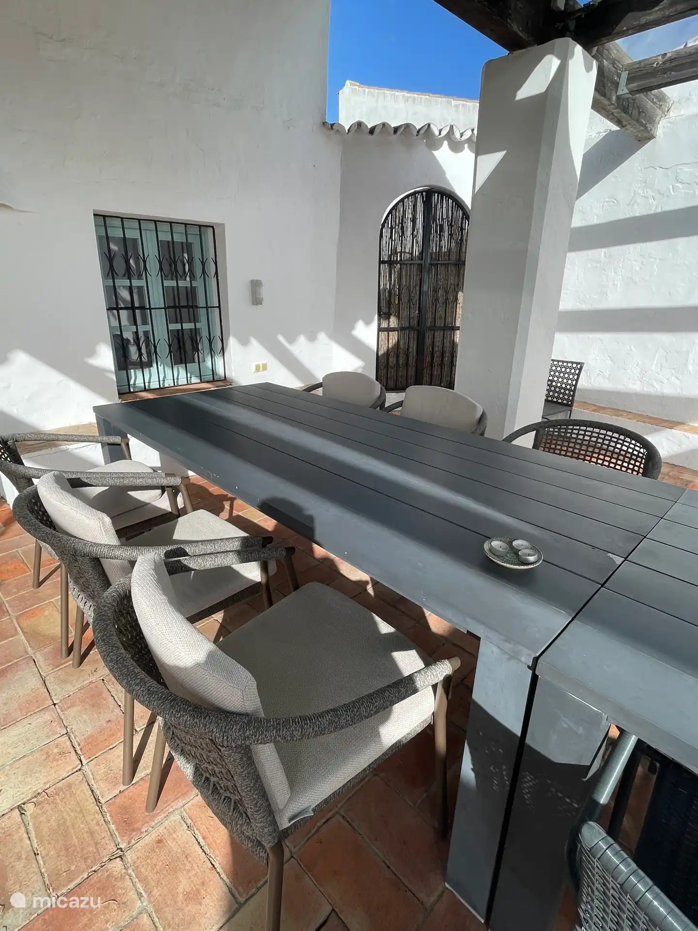 Terrasse partiellement couverte