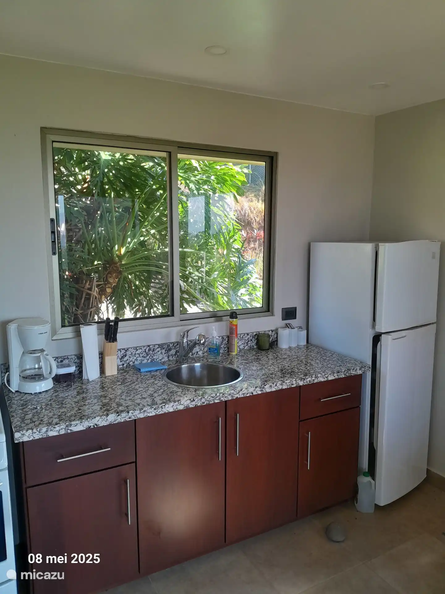 Küche mit Kühlschrank