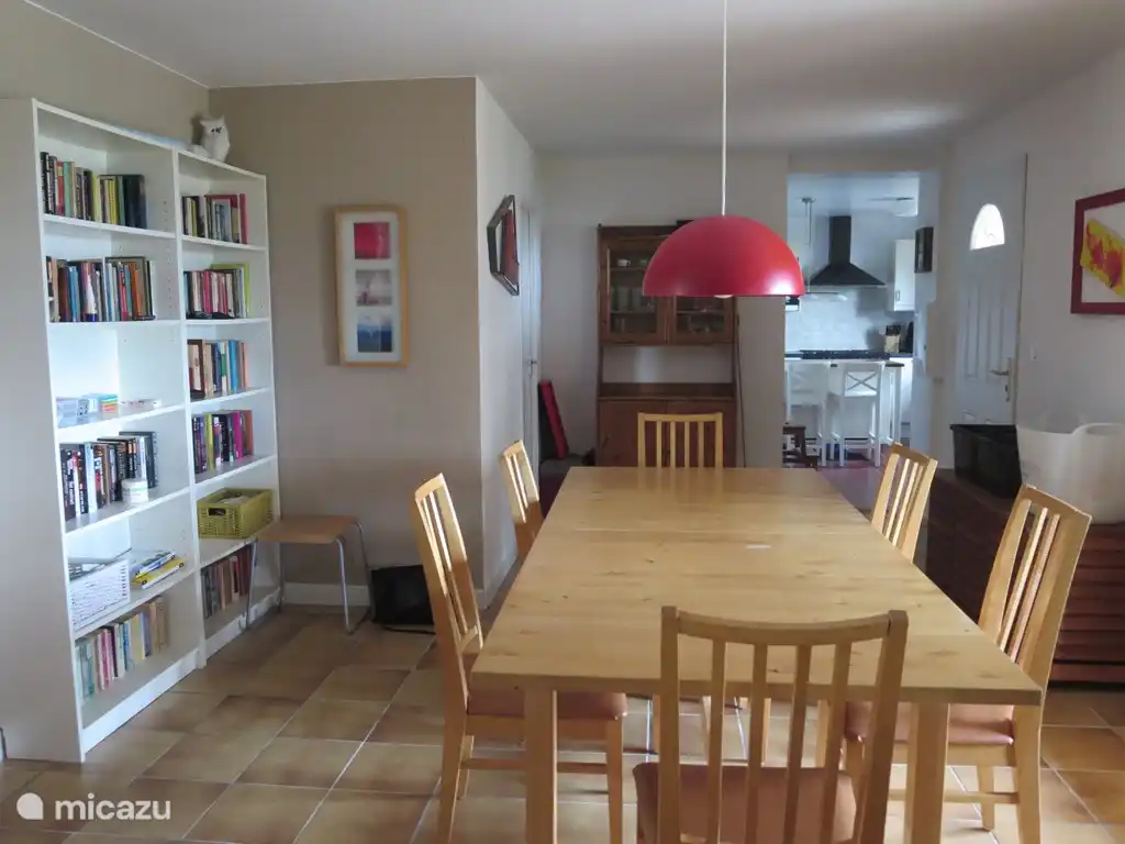 Salon avec coin repas