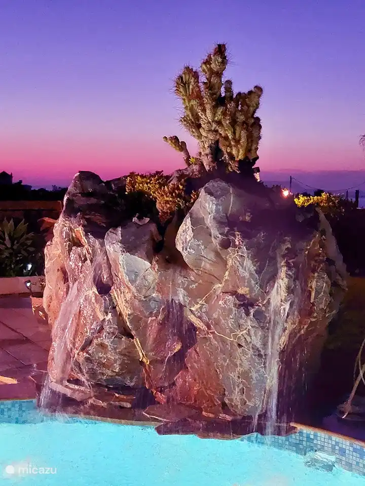 Natürlicher Felsenwasserfall