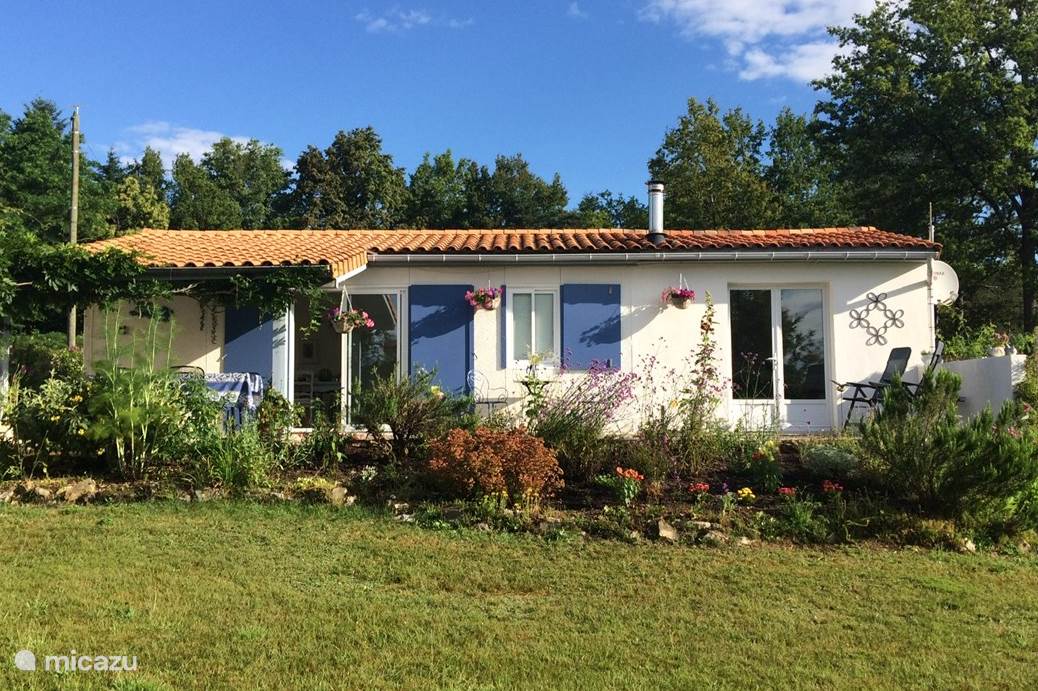 Bungalow Le Chat 41 In Ecuras Charente Frankreich Mieten Micazu