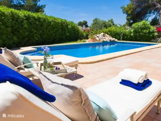 Villa Pura Vida huren in Spanje, Costa Blanca, Jávea - villa zwembad met ligstoelen