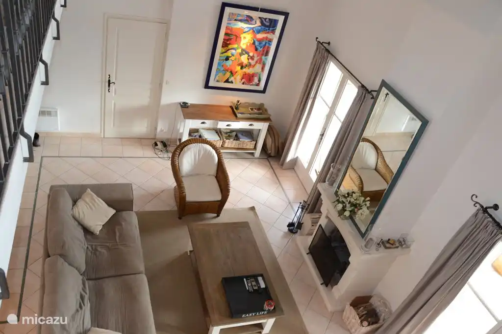 Villa Valbonne Sala de estar vista desde el altillo