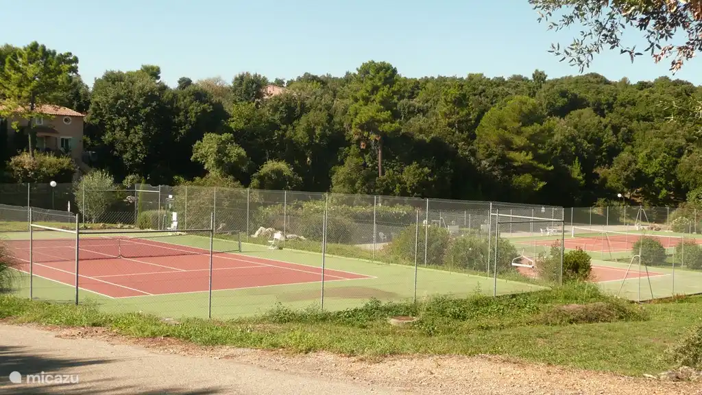 Pistas de tenis Domaine Val d'Azur