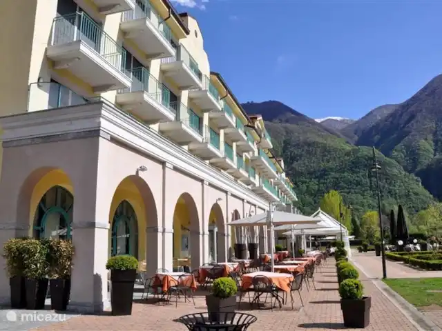 Appartement vue lac P12.1 | Italie, Lacs italiens , Porlezza - appartement Immeuble du parc de vacances où l'appartement P12 est situé au premier étage.