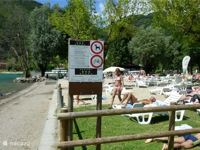Appartement vue lac P12.1 | Italie, Lacs italiens , Porlezza - appartement Plage de sable avec solarium au bord du lac de Lugano.