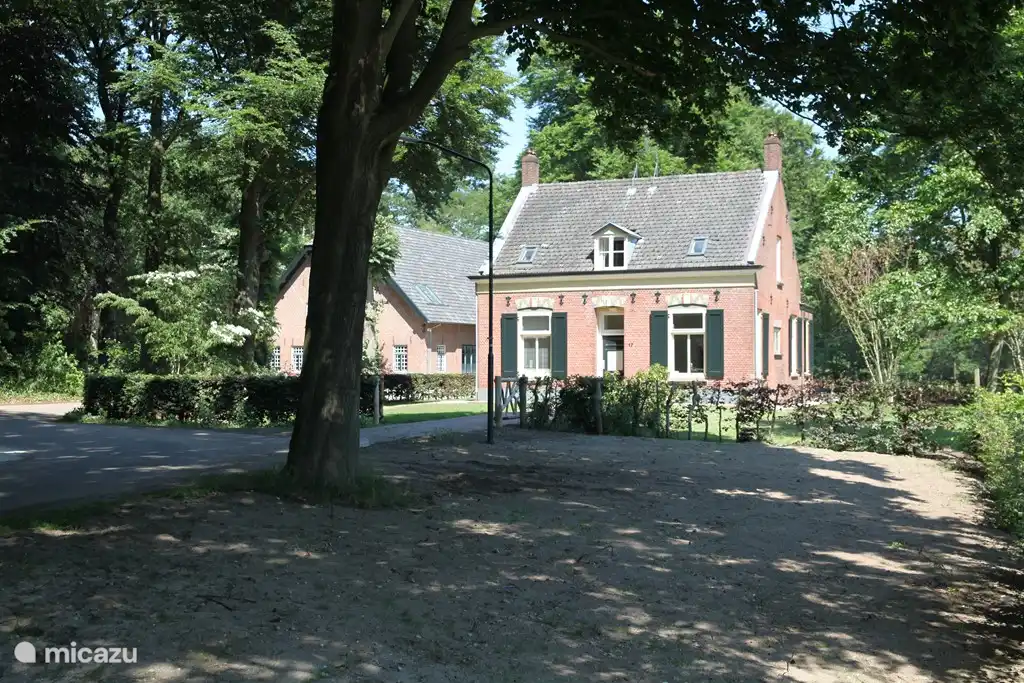 Rent Beum Boswachtershuis in Dorst, North Brabant. Micazu