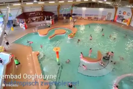 Piscine subtropicale à 10 minutes à pied.