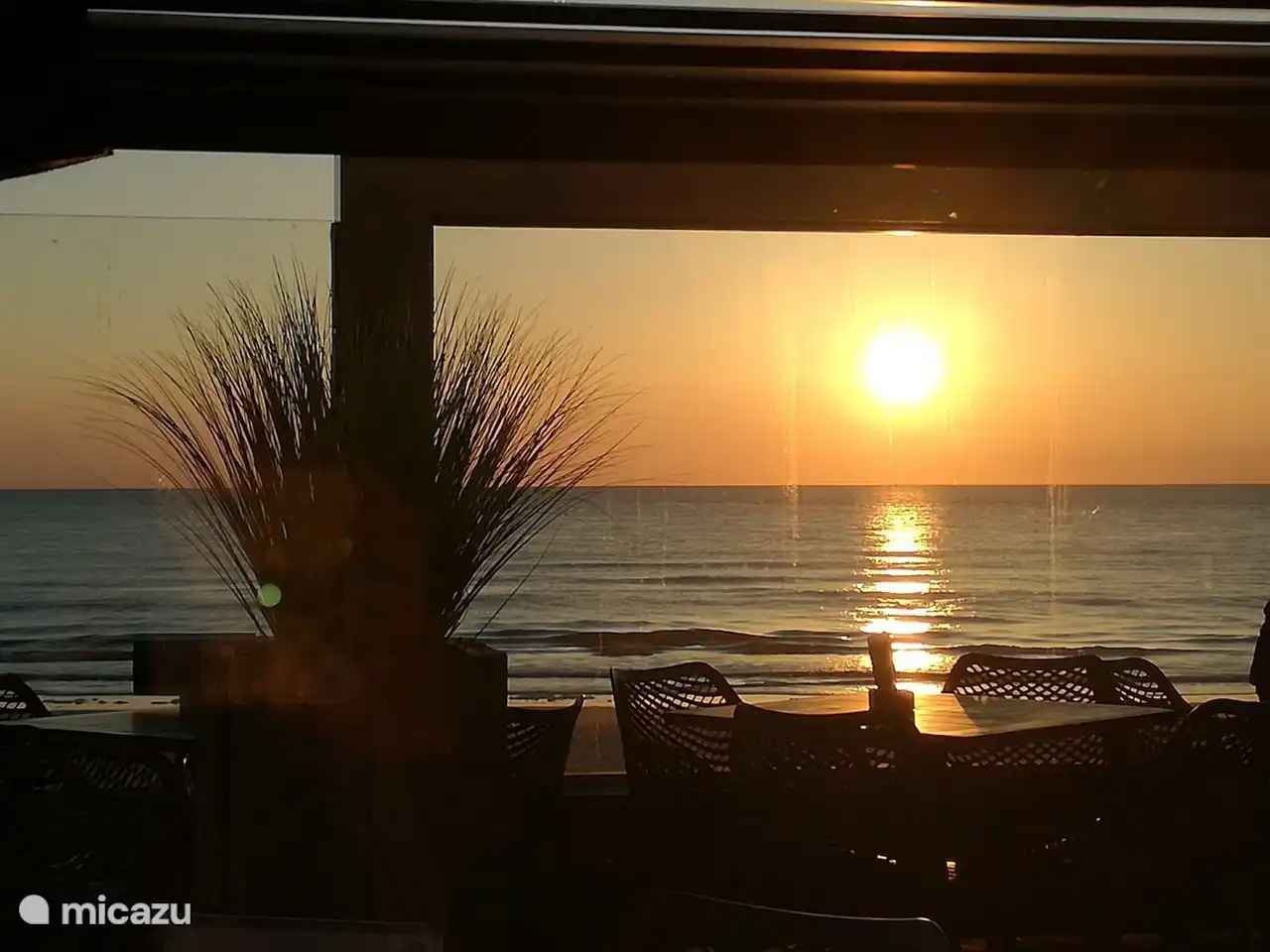 Coucher de soleil depuis le Beach Pavilion Paal 6