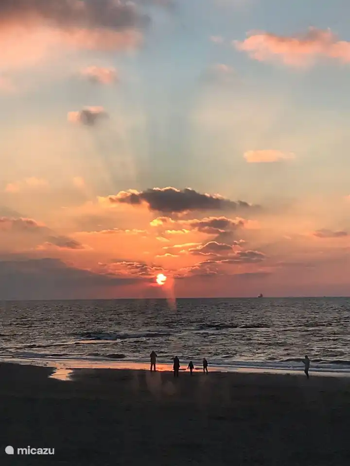 Coucher de soleil sur la plage de « Paal 6 »