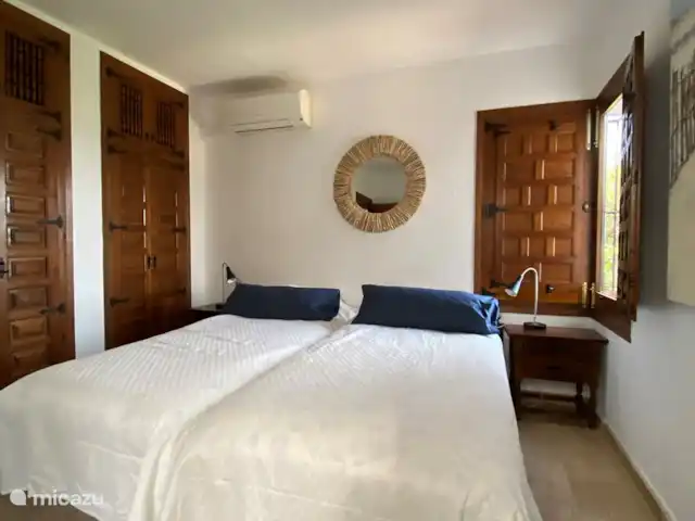 Casa Montgo huren in Spanje, Costa Blanca, Jávea - villa De 3de slaapkamer met ook inbouw kledingkasten, 2 boxspring matrassen van 200 bij 90 cm en airco.