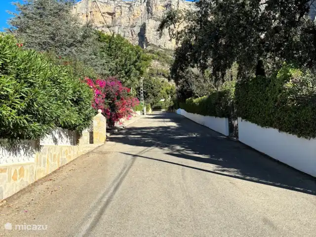 Casa Montgo huren in Spanje, Costa Blanca, Jávea - villa De mooie brede weg naar het huis.