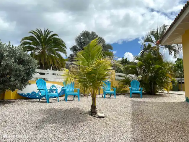 Villa Meerfarbe mit Meerblick + Pool huren in Curaçao, Banda Abou (west), Fontein - villa Aussicht von der Palapa zur Einfahrt