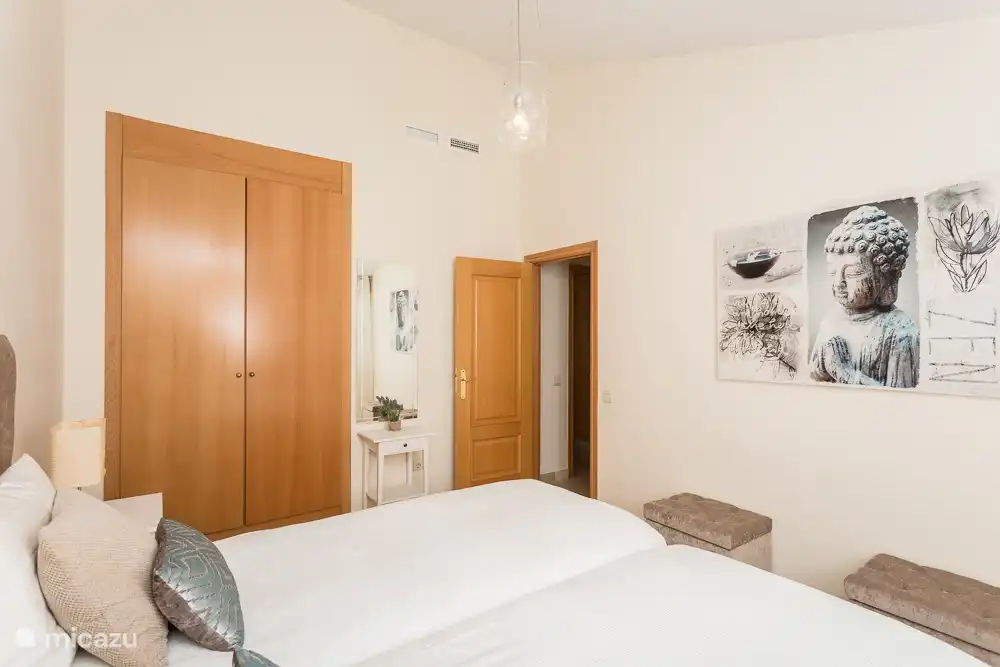 Zweites Schlafzimmer mit separatem Bad