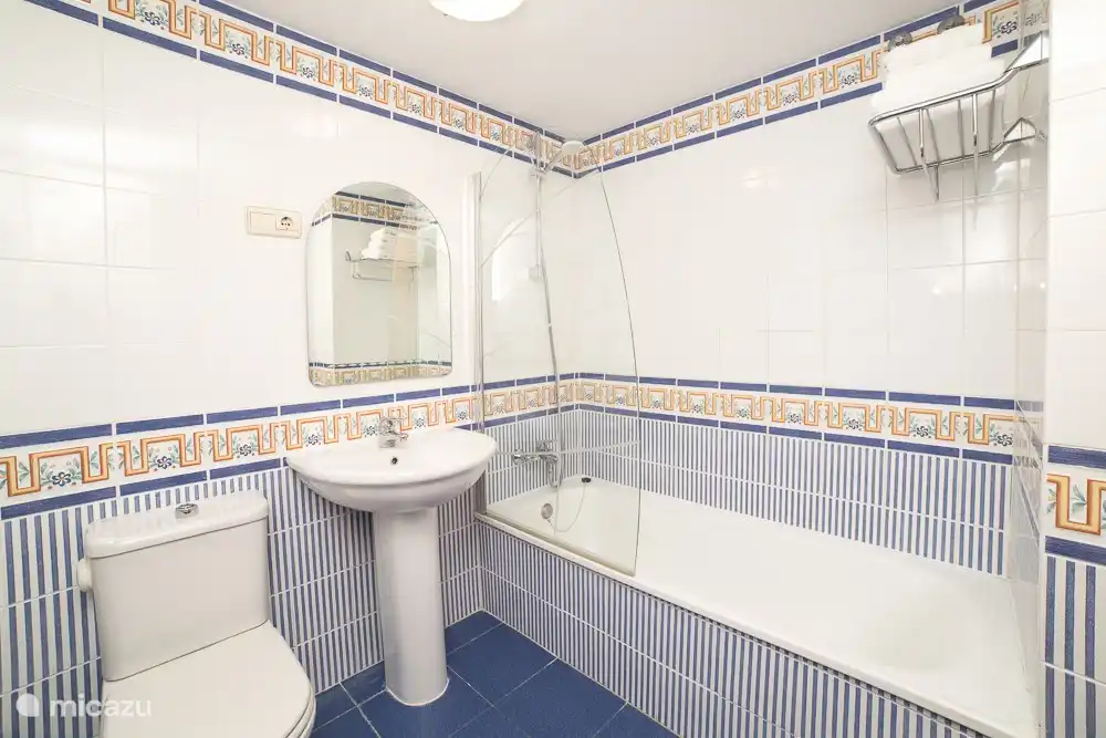 Ihr eigenes Badezimmer zum Schlafzimmer 1