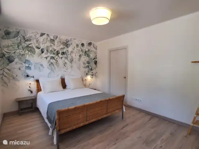 Porto de Cambrils | Espagne, Costa Dorada, Cambrils - appartement Chambre 1 avec lit double de 1,60x2,00, accès à la salle de bain attenante et grandes armoires encastrées